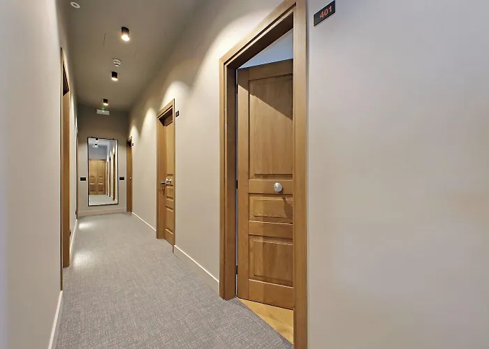 The Place Gallia - New Guesthouse San Giovanni- Self Check-In - Modern Bathrooms-Near Metro A Roma